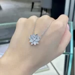 一篇关于“四叶草五花手串”的SEO优化标题：

《探寻神秘四叶草五花手串：独特寓意与时尚搭配指南》