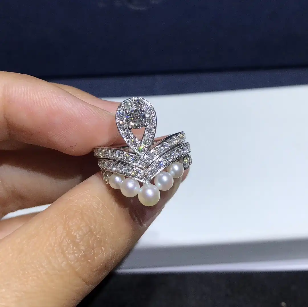 四叶草五花手串：独特设计潮流饰品，吸睛必备！——揭秘手串魅力与选购技巧